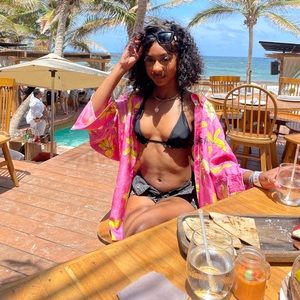 Balenciaga flows collar shirt